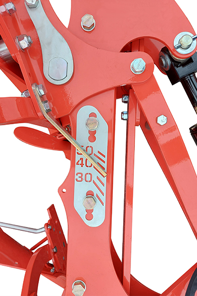 UNICO M - Non stop hydralulic working width adjustment