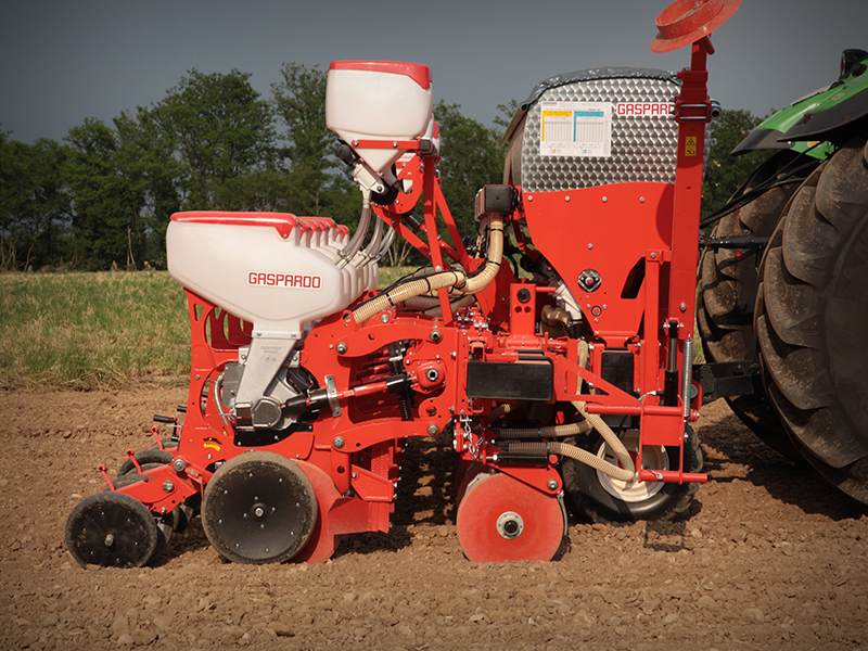MAGA - Precision planter with folding wings frame and adjustable row spacing