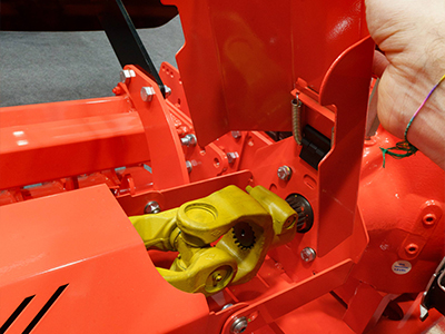 RESTYLING OF PROTECTIONS FOR SIDE DRIVE SHAFTS