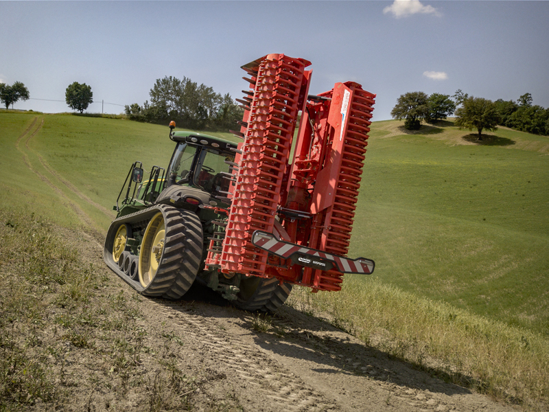 TORO ISOTRONIC - Erpice rotante a telaio pieghevole con protocollo ISOBUS