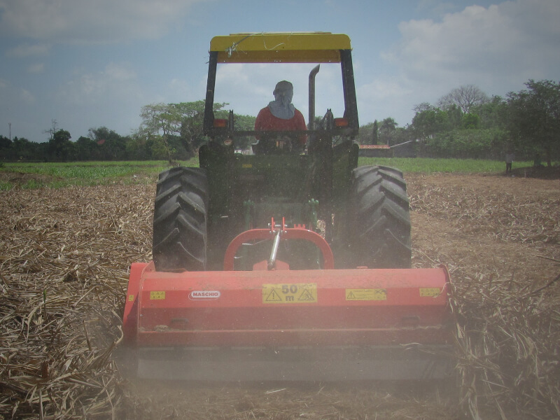 TORNADO - Professional offset straw chopper