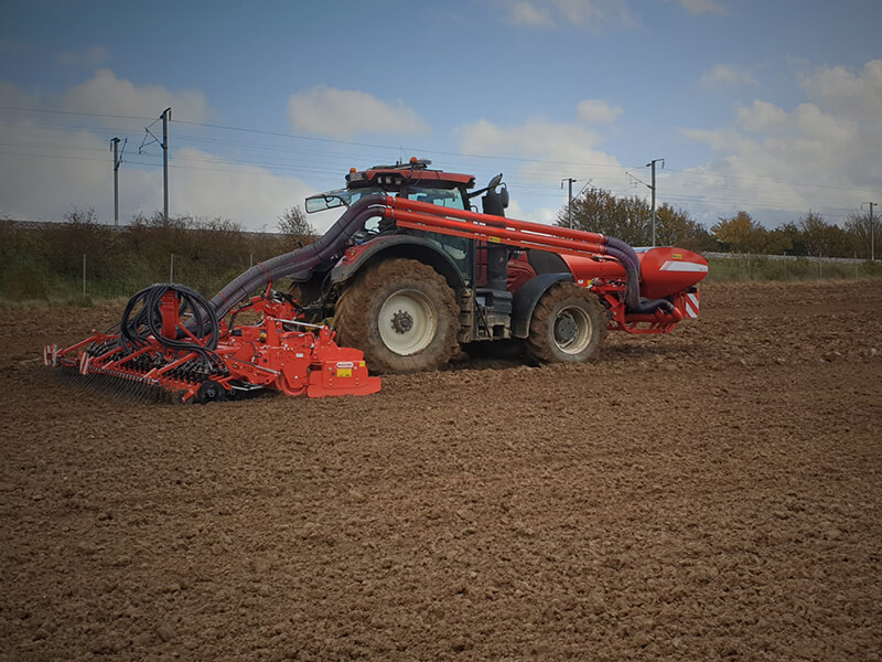 CENTAURO ISOTRONIC - Pneumatic combi seed drill with PA1/PA2 SF front hopper