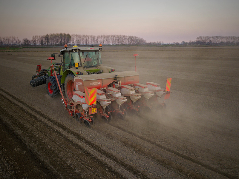 CHRONO 300 - High speed flow mounted precision planter with telescopic frame