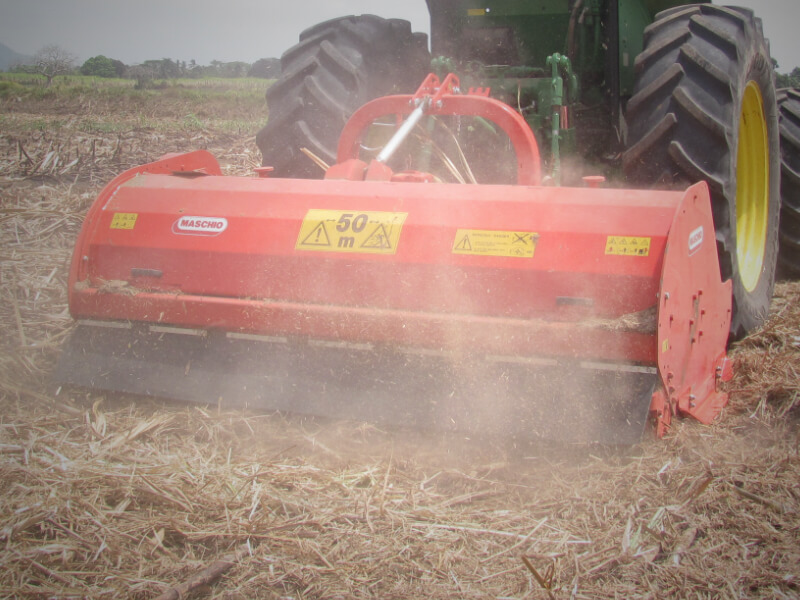 TORNADO - Professional offset straw chopper