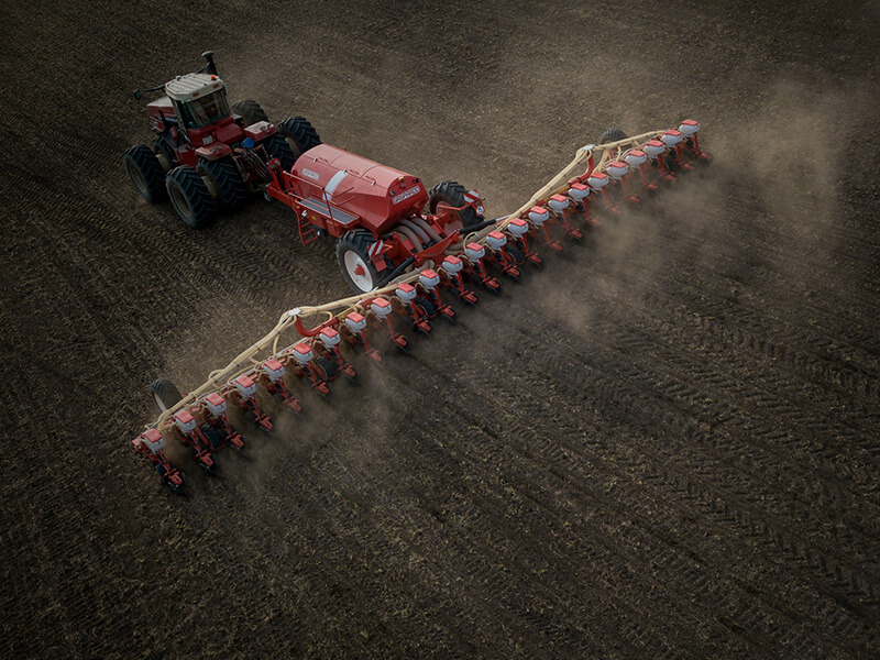 JULIA ISOTRONIC - Trailed precision planter with folding and floating 2-wing frame
