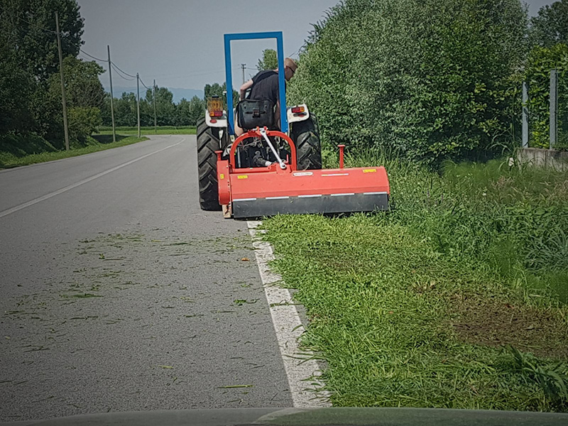 BARBI - Offset mulcher for grass and woody material