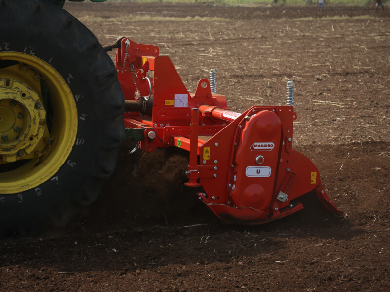 U - Cultivador fijo con cambio de velocidad