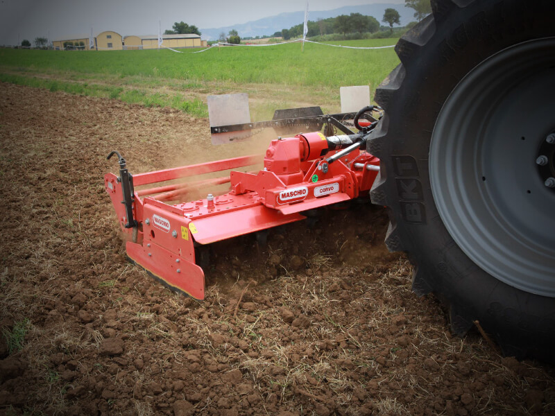CORVO - Herse rotative avec châssis repliable