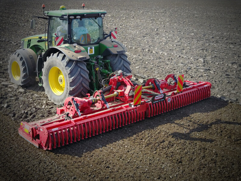 TORO RAPIDO PLUS - 液压折叠动力驱动耙