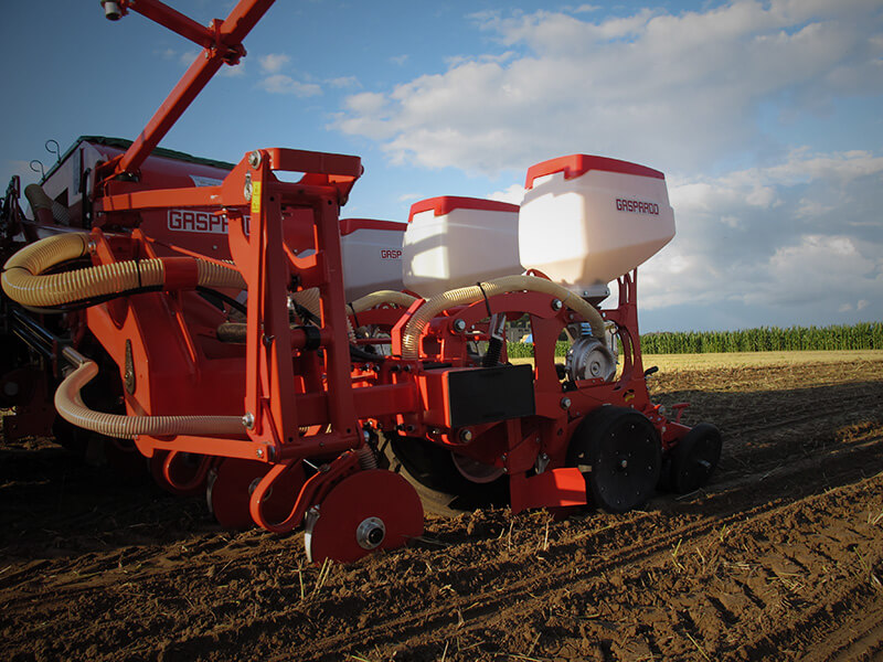 MIRKA - Precision planter with vertical and floating folding wings frame