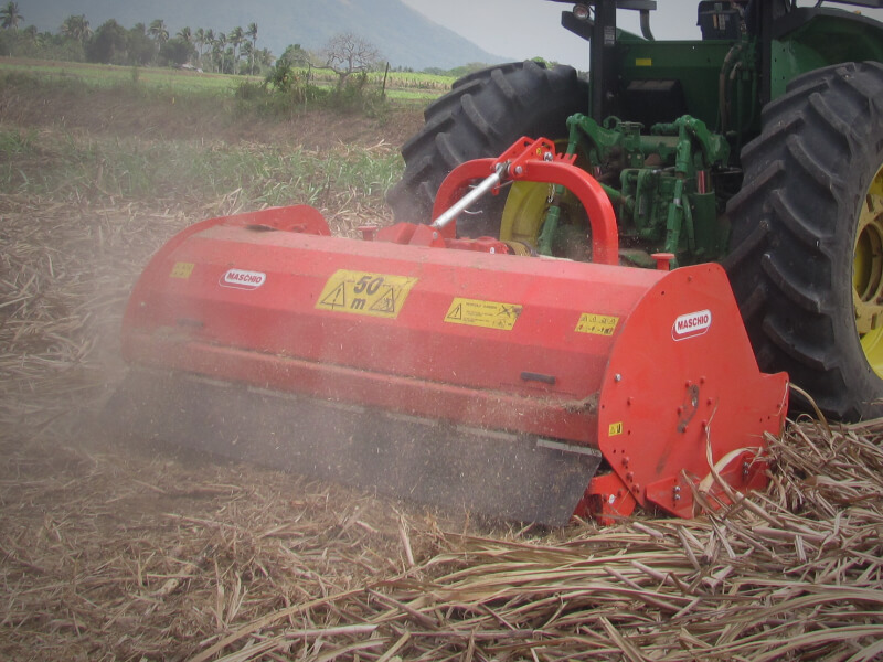 TORNADO - Professional offset straw chopper