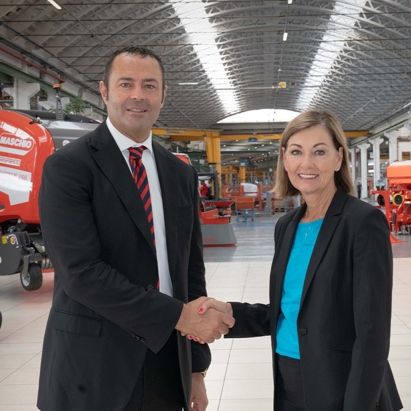 The governor of Iowa visits the headquarters of Maschio Gaspardo